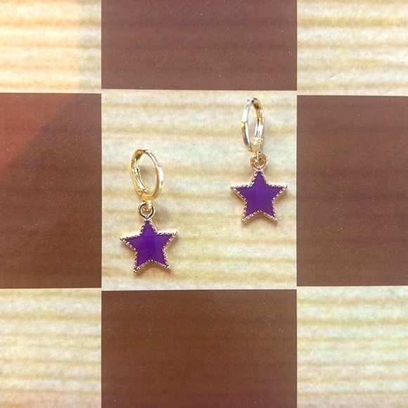 ⭐️3/$15⭐️‎ Purple star dangle earrings ⭐️ - Picture 1 of 2